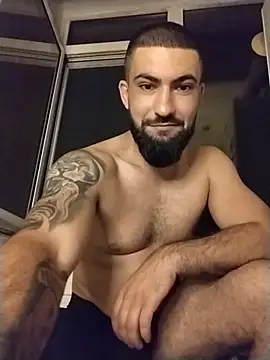 Tommy_Porn_ live cam on StripChat