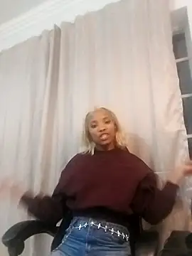 YoungBarbiexx webcam