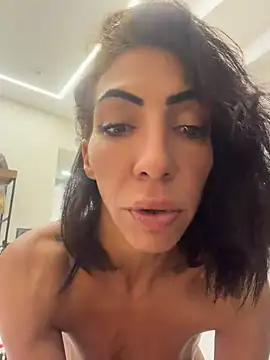 Yasmiinee webcam