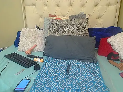 NoviaveeXXX webcam