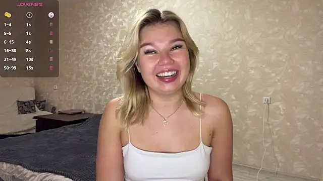 TanaDeschaine webcam
