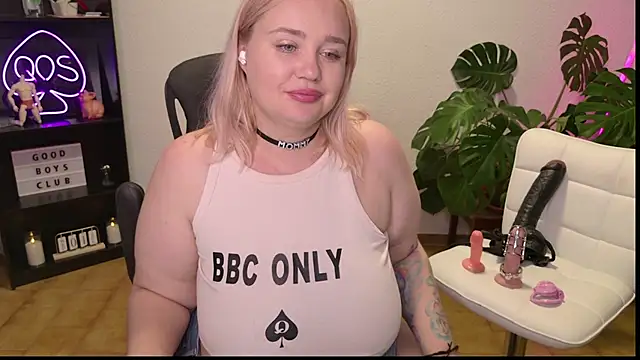 MargotGrey webcam