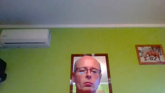 Tiger202441 live cam on StripChat