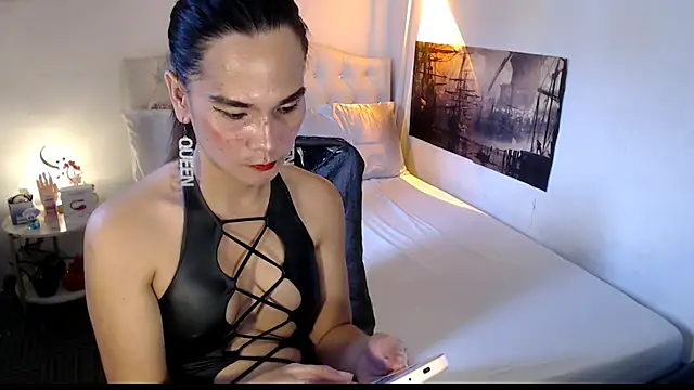NinaDOM4CUM webcam