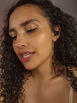 Lucy_Marin webcam