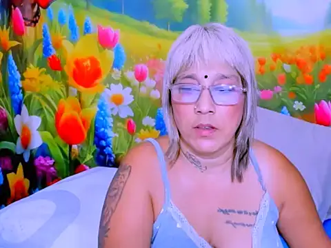 indianroxy webcam