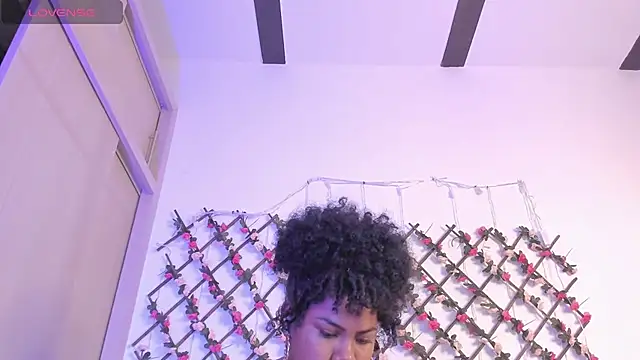 naughty_ebonyy webcam