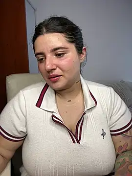 horny_roomiess webcam
