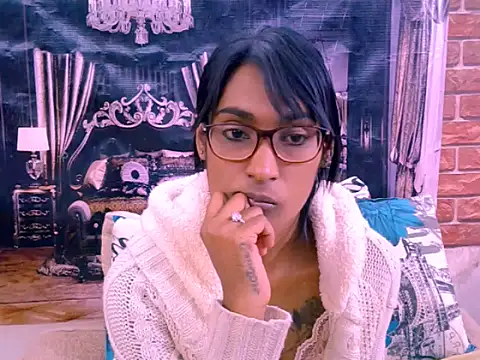IndianRebel4u2Luv webcam