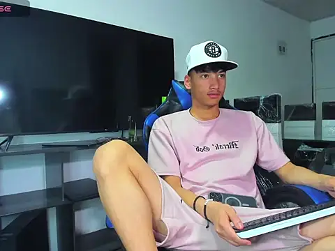 Lyam_Russo webcam