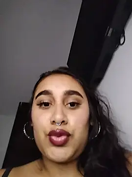 Mia_skyy18 webcam