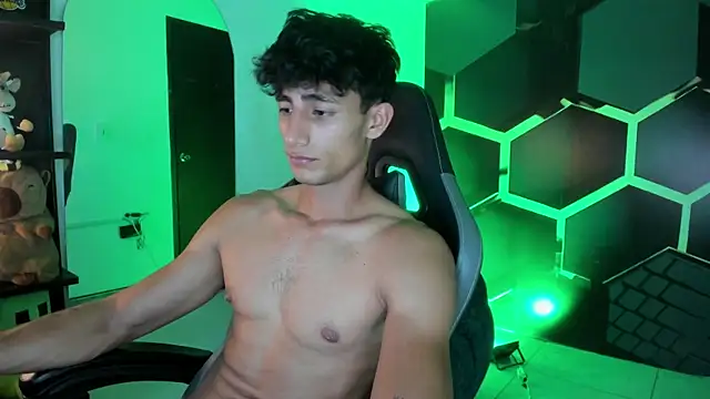 MaxiimoRomano_ webcam