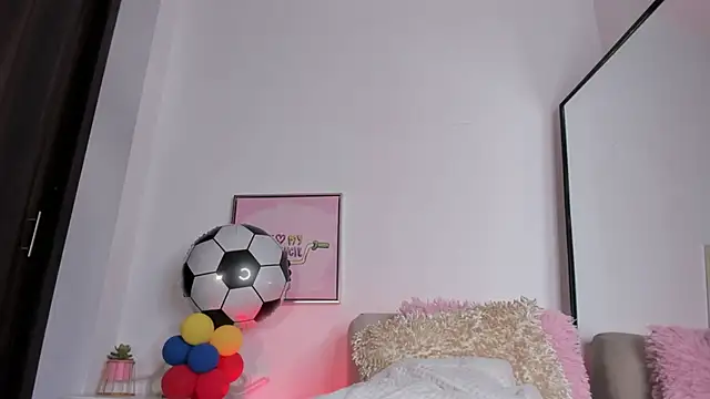 miaapril - Miaapril's free webcam - UK Sex Cams
