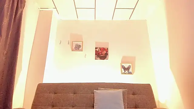 Alana_Dolly_ webcam