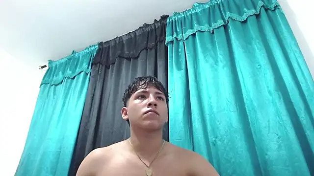 Zoe-Kermit1 webcam