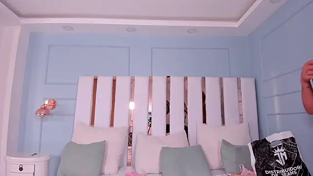 alana_gloow webcam