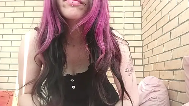 ironicbuckle - IronicBuckle's free webcam - UK Sex Cams
