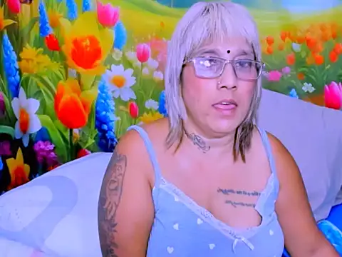 indianroxy webcam