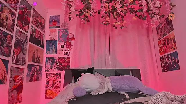 MissCurvyTop webcam