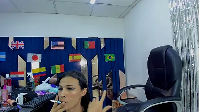 Aisha_hotts777 webcam