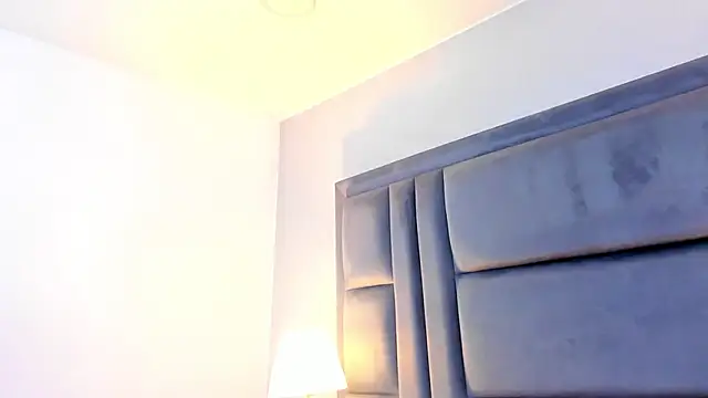 ScarletJons webcam