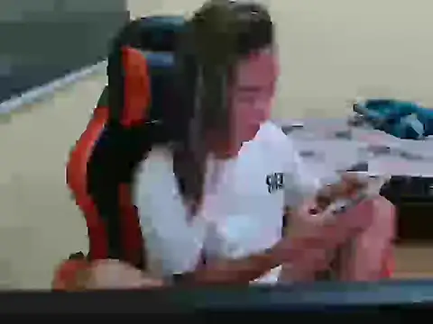 ashelyxyn69xx live cam on StripChat