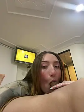 Valery_Salmons webcam