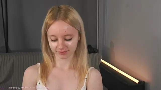 quake_123 live cam on StripChat