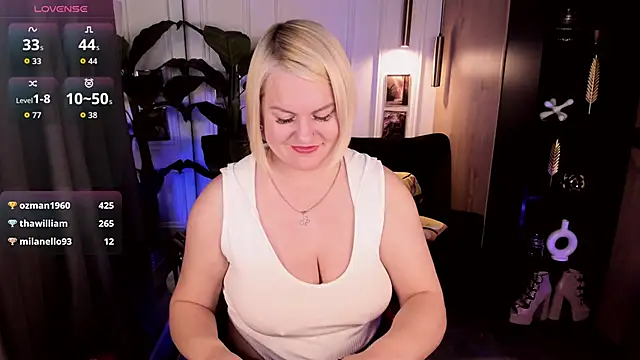YolandaKiss webcam
