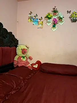 Ismanur11 live cam on StripChat