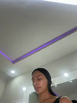 karlyn_angels live cam on StripChat