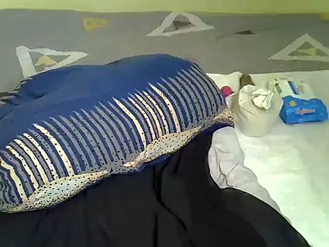 Pearl_petite webcam