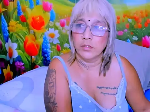 indianroxy webcam