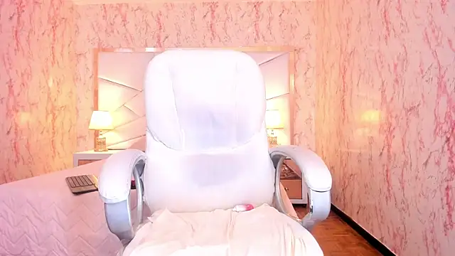 Emily_Whinfre webcam