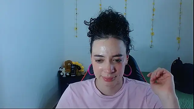 sajecrismaa live cam on StripChat