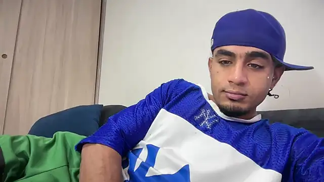 dominic_brandd23 webcam