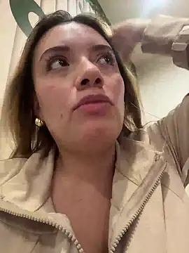 valery_mora webcam