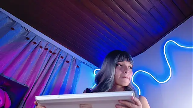 evie_cloud webcam
