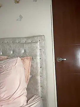 Emi_blair webcam