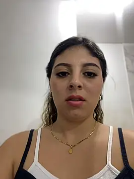 MiiaGreys webcam