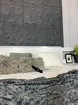evelyn_hills webcam