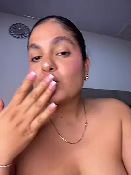 Yassy_11 webcam