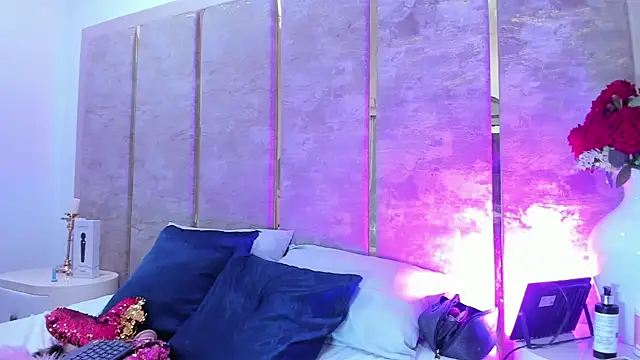 NaomiWhite_ webcam