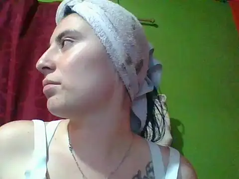 Doll_Hot22 webcam