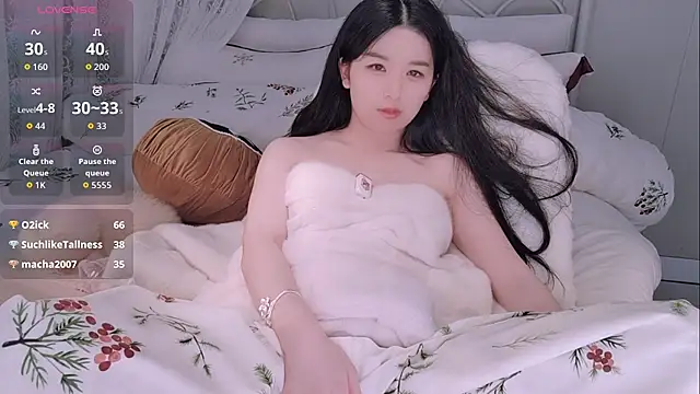美女BingLin-在线直播