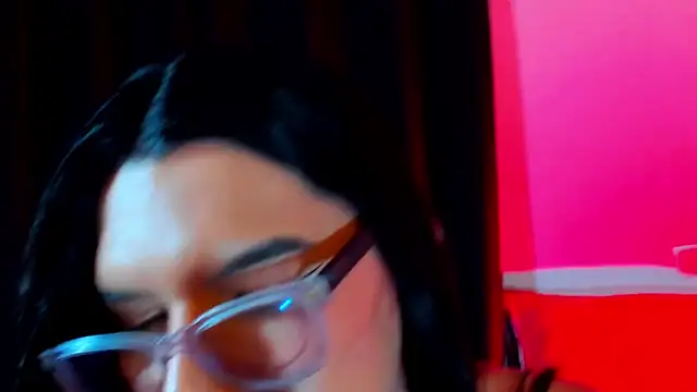 Beverlydoll_ live cam on StripChat
