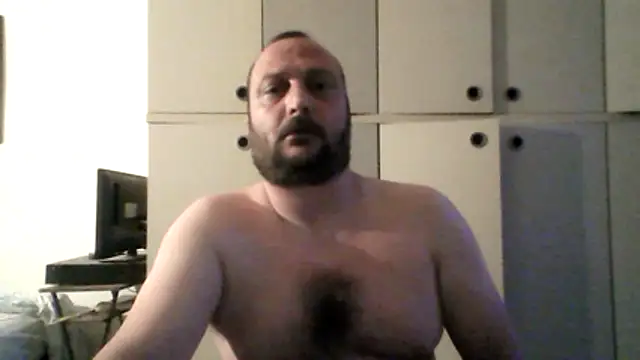 GluedWhippet live cam on StripChat