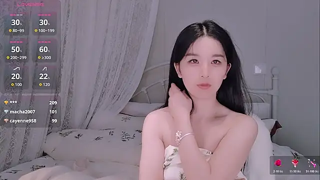 美女BingLin-在线直播