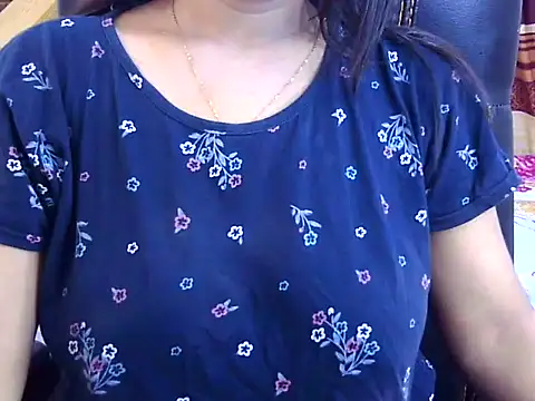 Noor_Zarin webcam