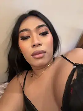 hugecock_tamira webcam